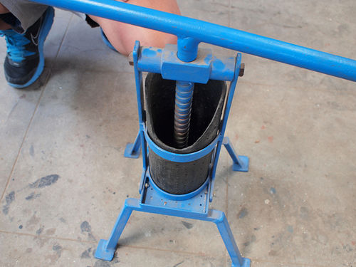 Figure 5: Screw press used to produce compressed coals.