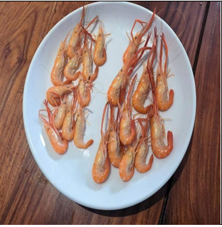 Figure 2: Autumn breeding of M. nipponense prawns Boiled (Left: Control group, Right: Experimental group).