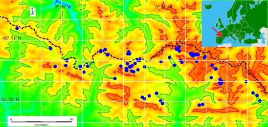 Figure 1: Map of our study area in the Central Spanish Pyrenees (Aragón, Spain) with the sampling sites marked by blue dots. White squares placed every 3 minutes North-West. Green and red level lines represent altitudes at 1600 and 2400 m a.s.l. respectively. Black dash line is the Spanish-French border.